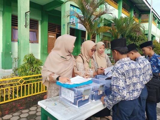 ASAS Ganjil T.P 2025-2026 di MTs Negeri 1 OKU: Ujian dengan Aplikasi CBT dan Pengawasan Ketat